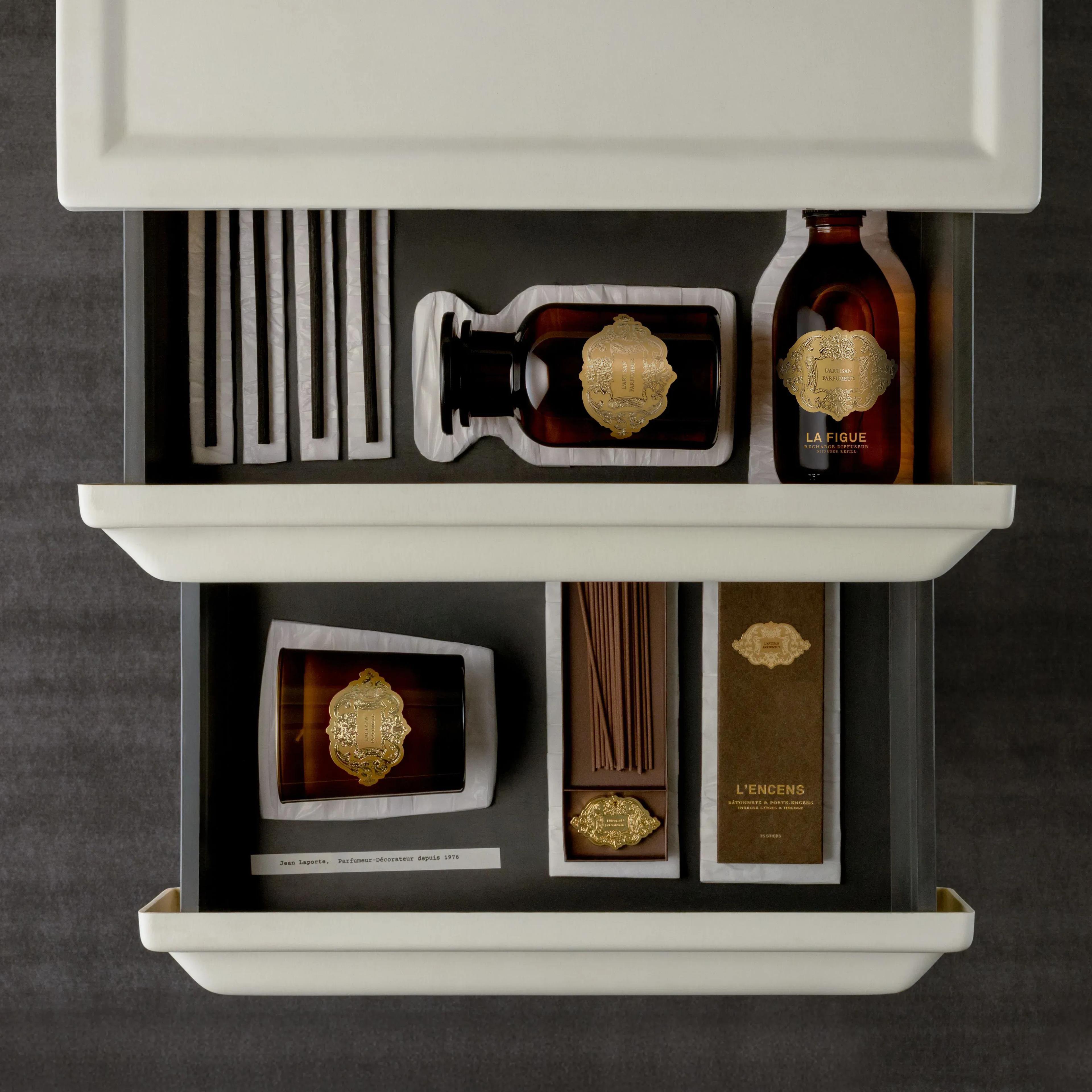 Y50-L_ArtisanParfumeur3822_editVF_1x1.webp