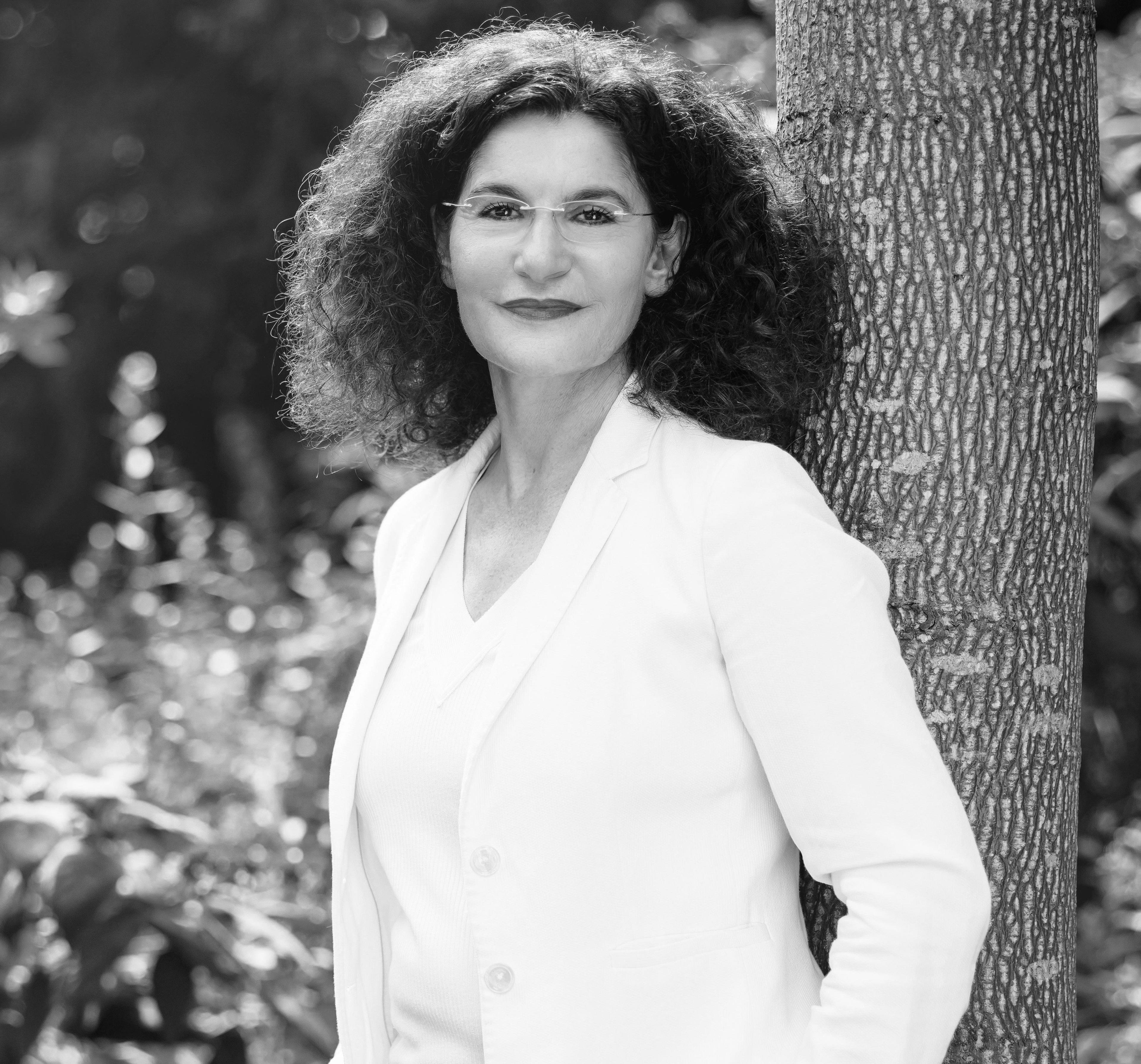 Tina Müller_Weleda AG_Fotograf Henning Ross_14_bw (1).jpg